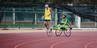 running race with wheelchair